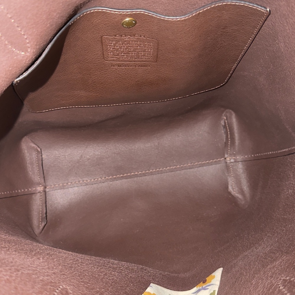 Maple COACH Manhattan Leather Tote Bag - Picture 5 of 6